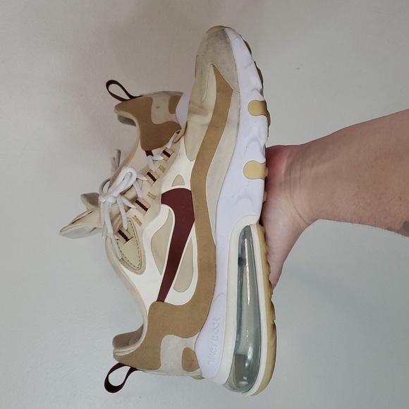 Nike Air Max 270 React Equestrian Mens Sneakers Size 11 - Picture 3 of 12